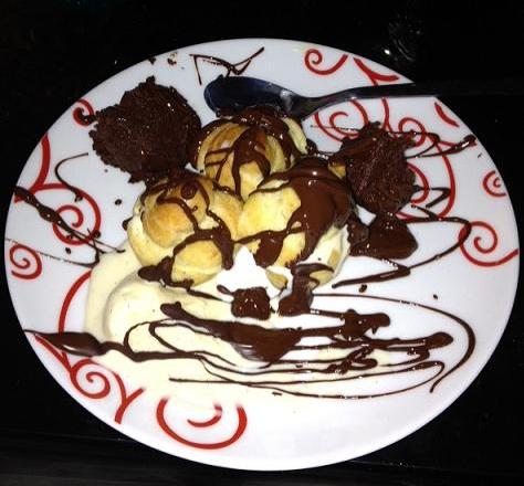 Profiteroles chocolat et vanille