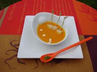 Soupe de potimarron au curcuma, lardons de flétan noir fumé