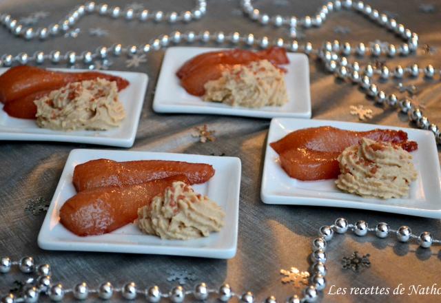 Poires pochées au Porto et mousse de foie gras