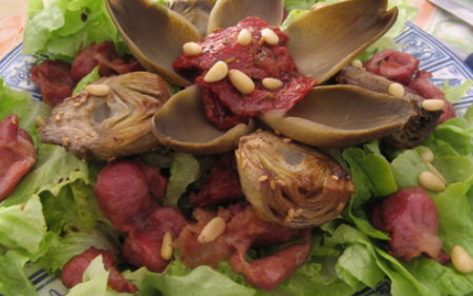 Salade aux magrets, tomates séchées et cœur d'artichauts