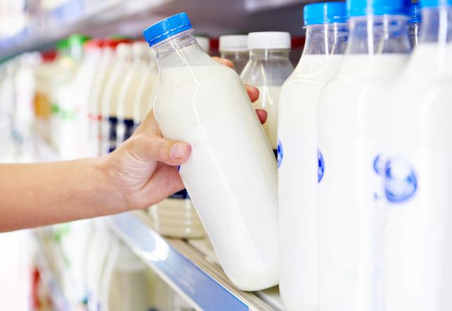 Rappel de produit chez Leclerc et Carrefour : vérifiez si votre bouteille de lait est concernée !