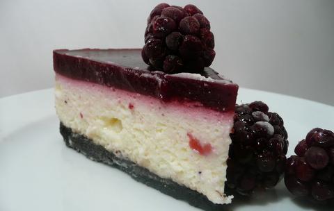 Cheesecake Aérien au Miroir de Mûres