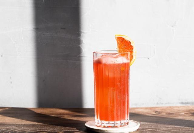 Garibaldi : quel est ce cocktail italien avec seulement deux ingrédients, parfait pour remplacer l’Aperol Spritz cet été ?