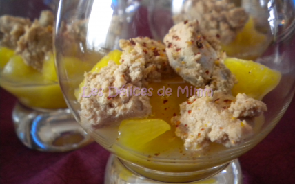 Verrine de foie gras à l'ananas caramélisé et piment d'espelette