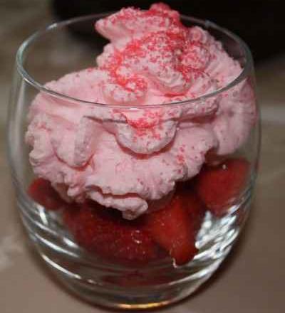 Verrine de fraises, Chantilly  au  Marsmallow