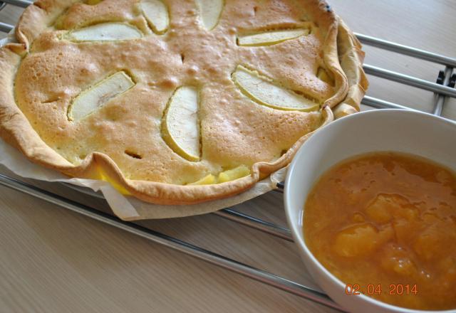 Tarte aux pommes couverte, compote d'abricots