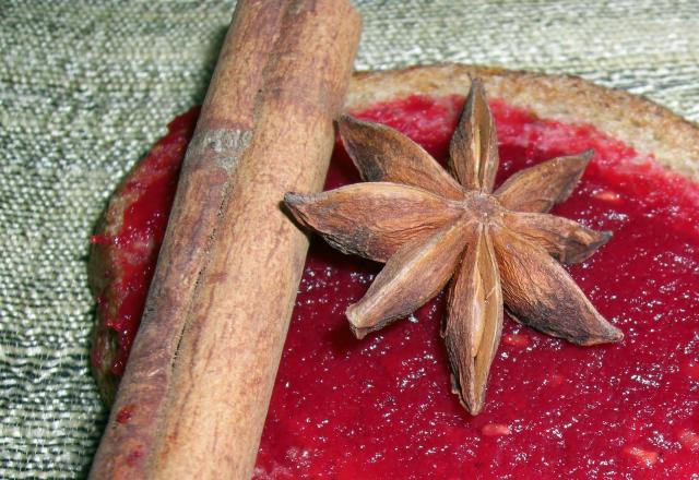 Confiture légère à la framboise et aux épices