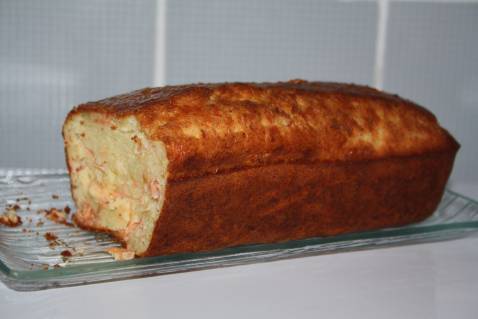 Cake au saumon fumé, aneth relevé au piment d'Espelette