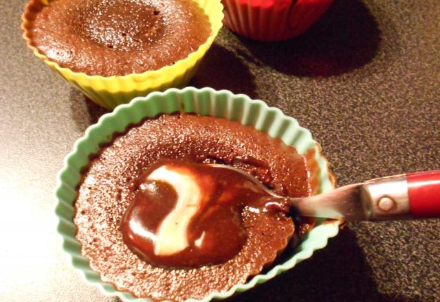 Moelleux au chocolat noir et son cœur coulant au chocolat blanc