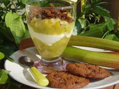 Verrine à la rhubarbe au parfum d'orange