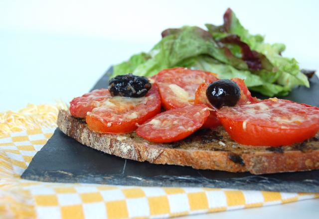 Bruschetta pesto, tomate...