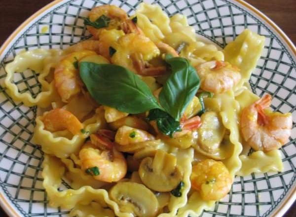 Tagliatelle aux crevettes et champignons