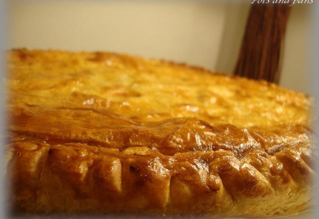 Galette des rois à la poire et au chocolat