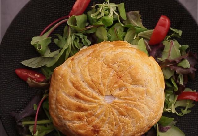 Feuilleté au Camembert, lardons et pommes de terre