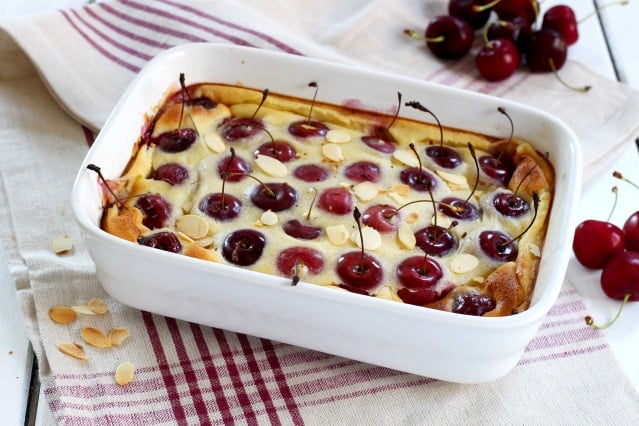 Les 8 recettes de clafoutis qu'il vous faut pour cet été