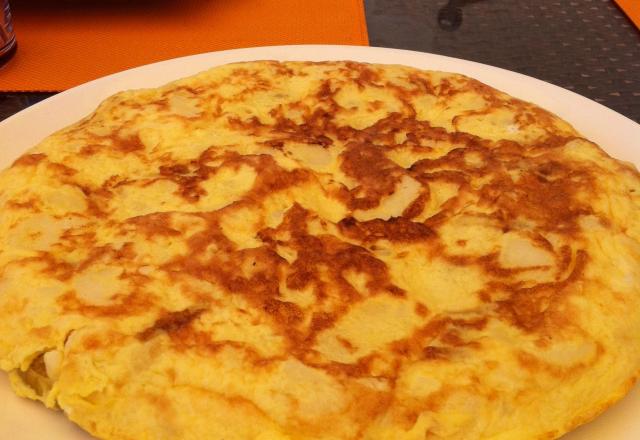 Tortilla de patatas traditionnelle