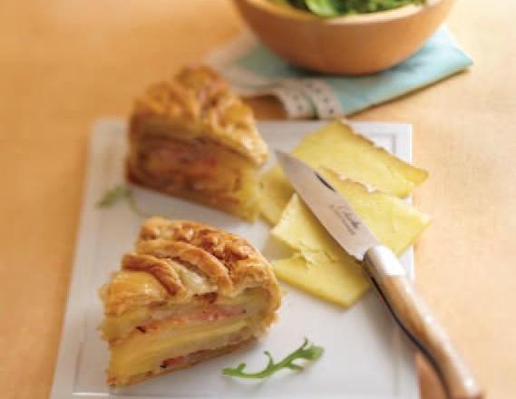 Tourte feuilletée aux pommes de terre et au Cantal Jeune