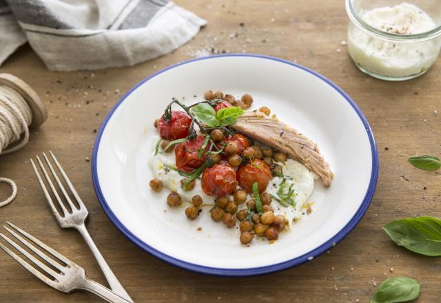 Thon basilic, tomates et pois chiches rôtis, crème de ricotta