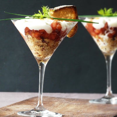 Tiramisu de tomate à la crème chèvre/fenouil et noisettes croquantes