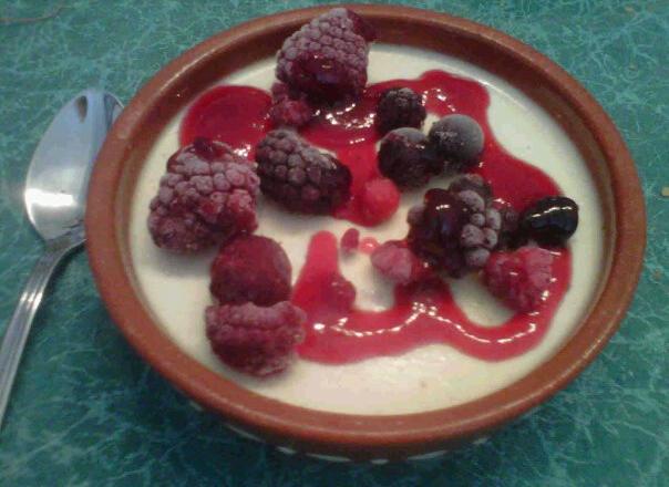 Panna cotta aux fruits rouges maison