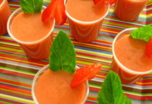 Soupe froide de melon et de fraises