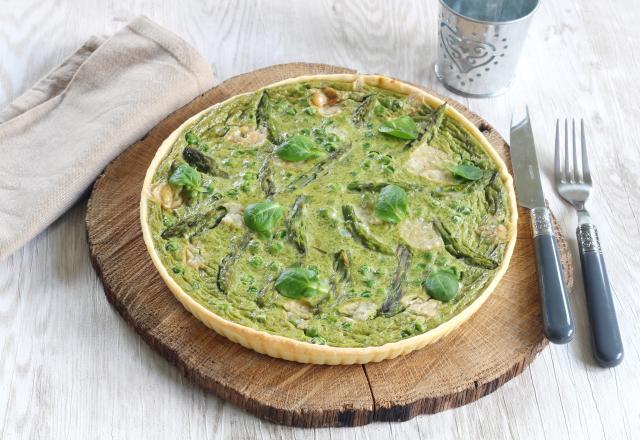 Quiche végétarienne aux asperges, petit pois et mâche