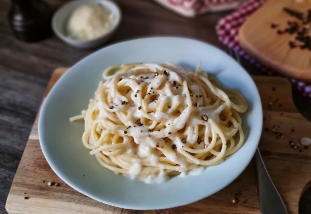 Spaghetti Cacio e Pepe authentiques