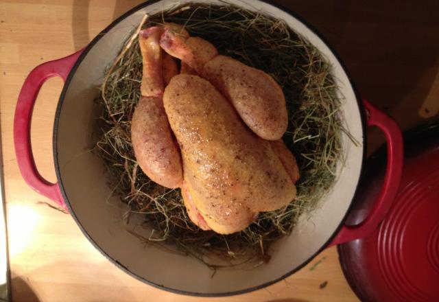 Poulet en cocotte de foin