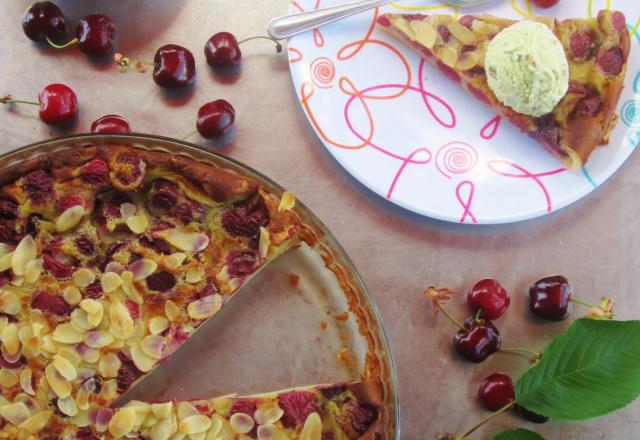 Clafoutis aux cerises au subtil parfum de pistache et sa glace à la pistache