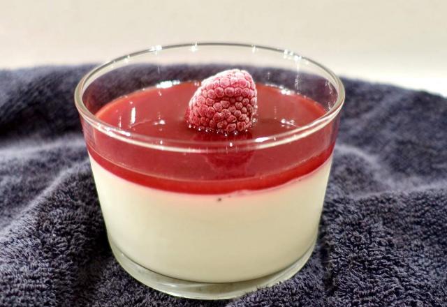 Panacotta et son coulis de framboise