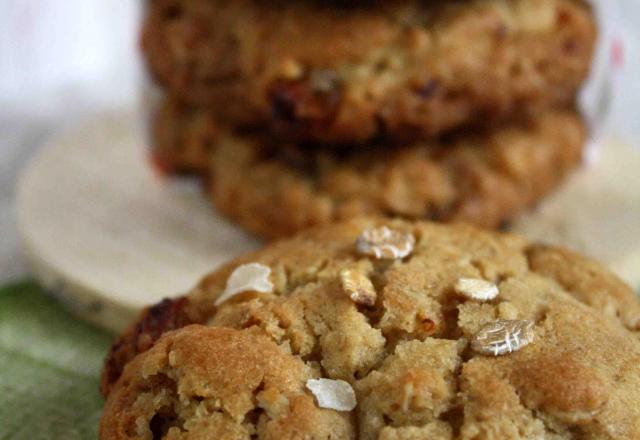 Cookies au chocolat blanc, raisins blonds et flocons d'avoine