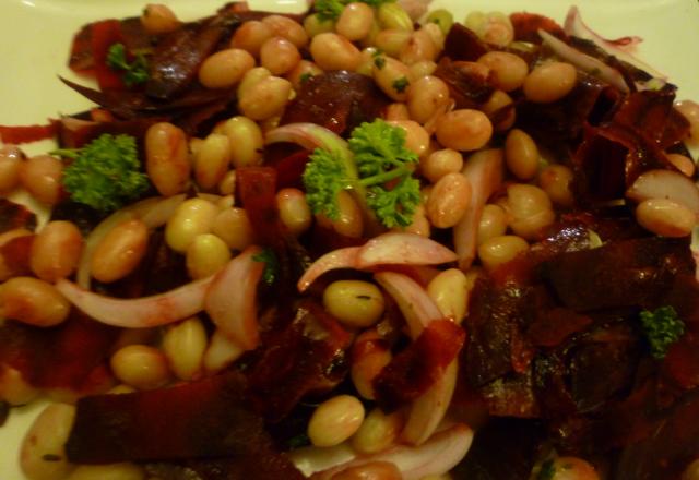 Salade de cocos de Paimpol, aux betteraves bio crues et aux oignons de Roscoff