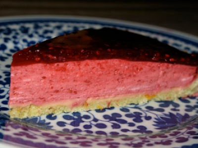 Tarte bavaroise aux framboises sur mousse de citron