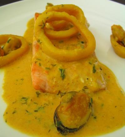 Filets de saumon, sauce aux fruits de mer