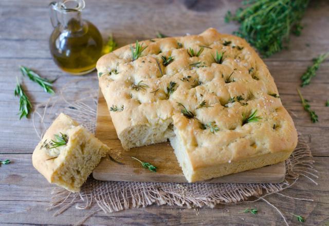 Focaccia à l’huile d’olive et aux herbes