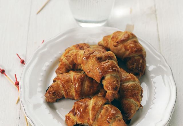 Petits croissants au jambon et sauce barbecue