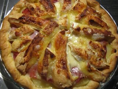 Quiche aux pommes de terre, camenbert et bacon