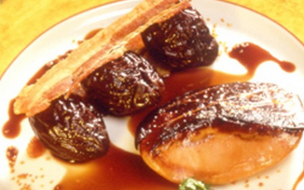 Foie gras de canard du Sud-Ouest poêlé au vinaigre balsamique et Pruneaux d'Agen