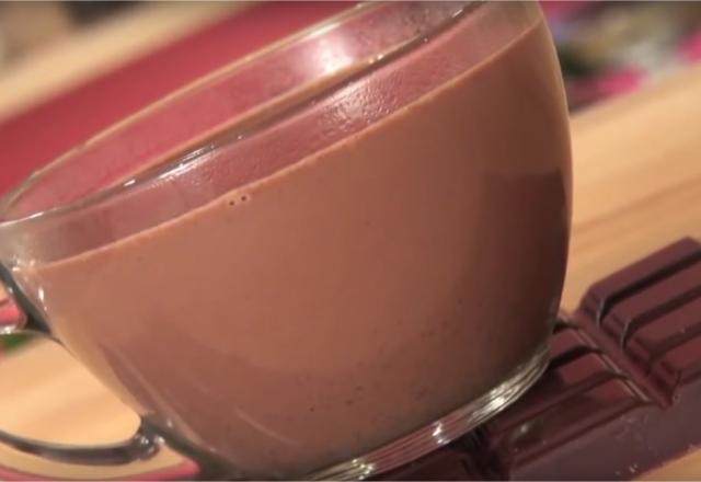 Chocolat chaud aux deux chocolats lait et noir