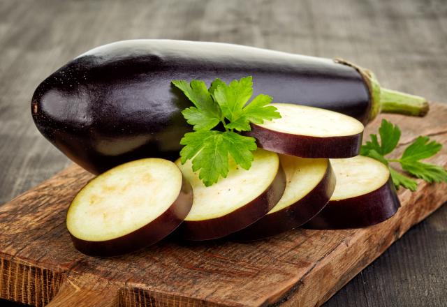 Faut-il manger la peau des aubergines ou vaut-il mieux la peler ? Voici la réponse