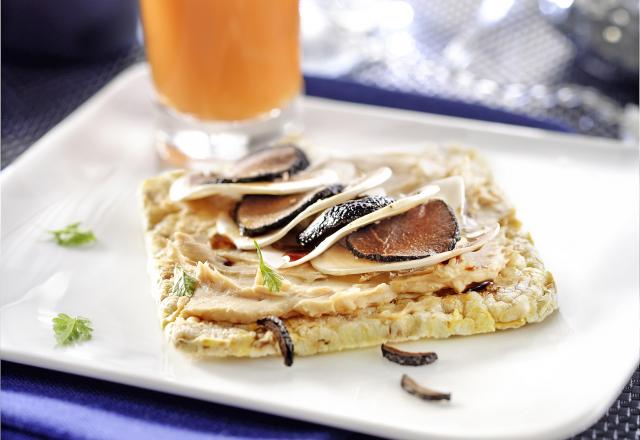 Galette maïs et terrine forestière aux champignons de Paris et truffe fraîche