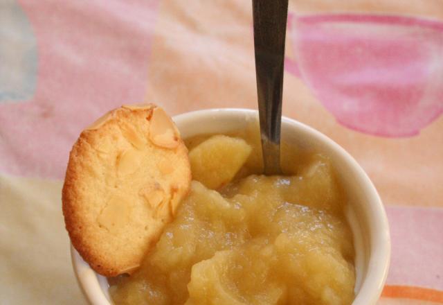 Compote de pommes aux amandes