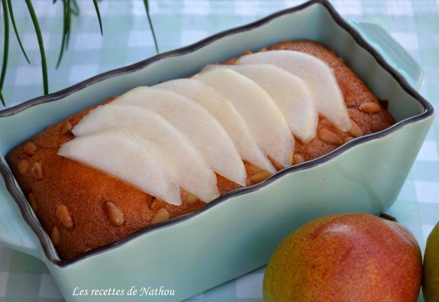 Cake aux poires et pignons de pin