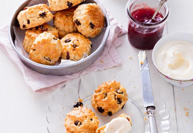 Scones à la cannelle et aux raisins secs