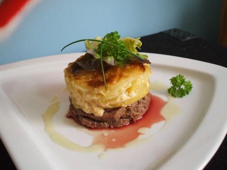 Sauce chinoise comme au Mac Donald avec son gratin dauphinois et ses tranches de bavette ! Pour 6