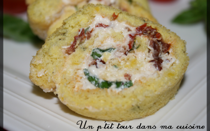 P'tit gâteau roulé aux tomates séchées et au basilic