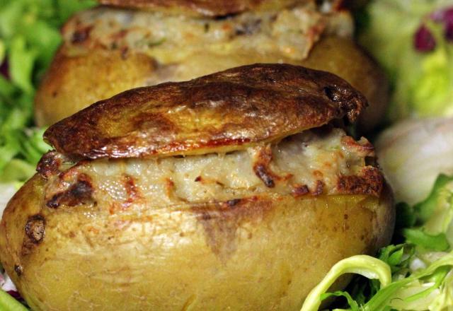 Pommes de terre farçies au Roquefort et aux noix