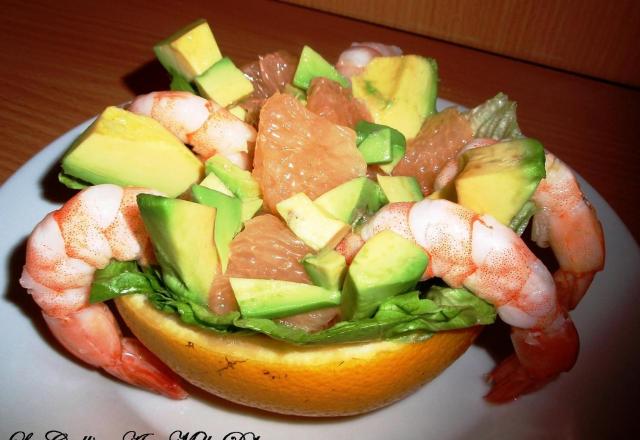 Salade de pamplemousse, avocat et crevettes