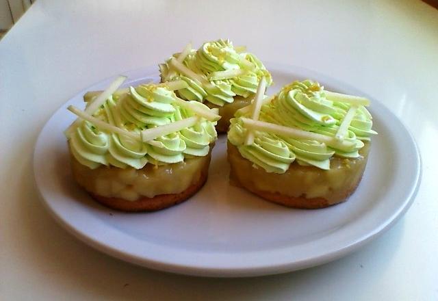 Tartelettes aux pommes et à la chantilly verte