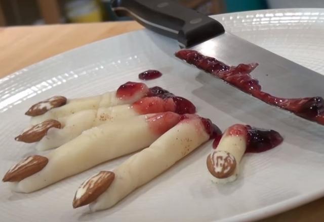 Doigts de sorcière arrachés en pâte d'amandes